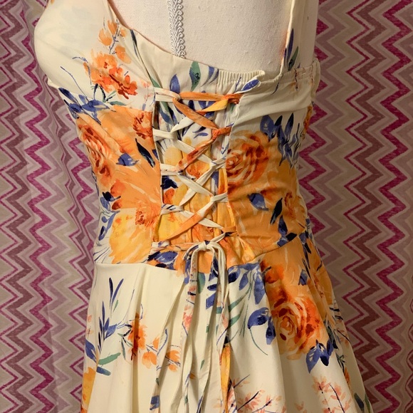 Dress - Picture 3 of 3